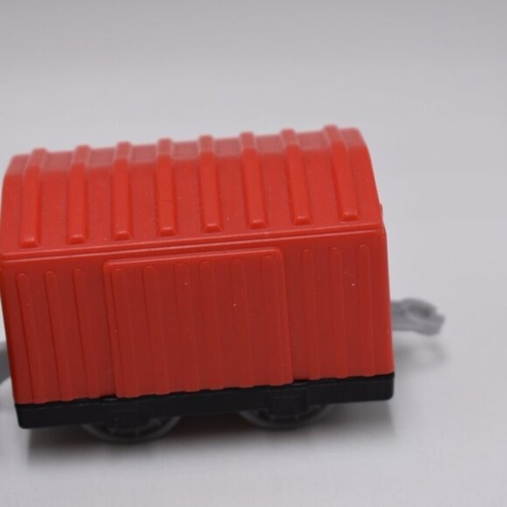Philip 68 and Cargo Car Trackmaster Battery Operated Train Friends 2013 - Picture 7 of 12